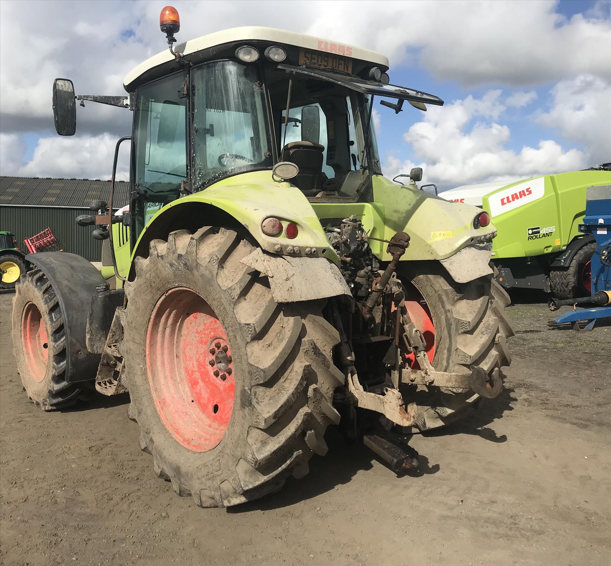 Claas Arion 520 CEB
